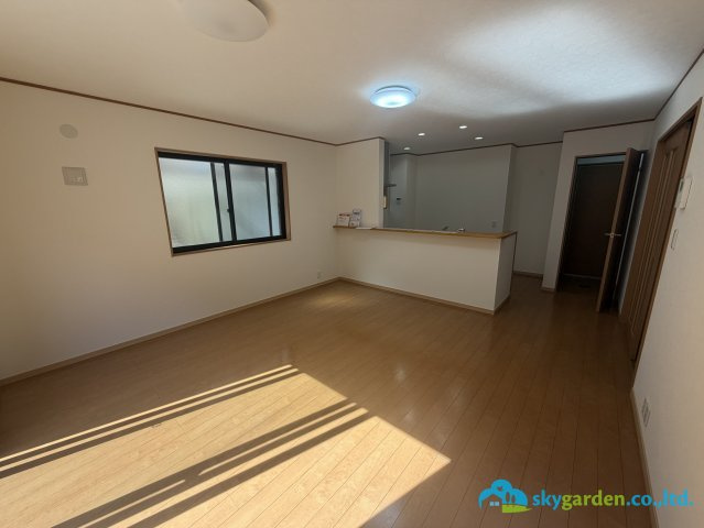 平塚市高根2丁目　中古戸建の居間・リビング