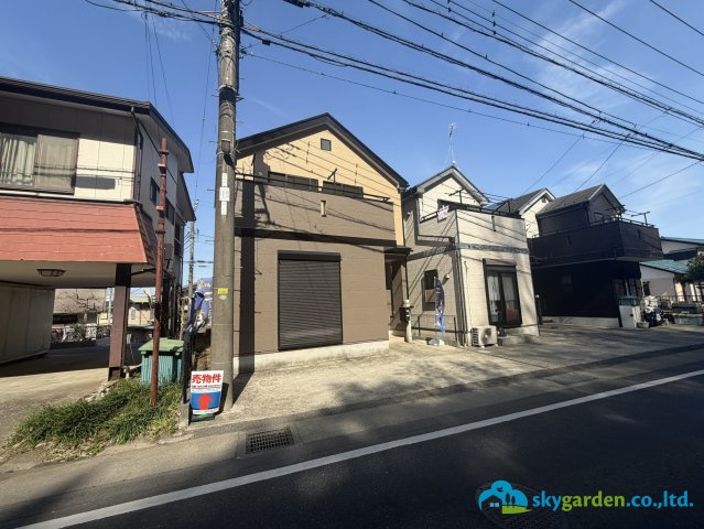 平塚市高根2丁目　中古戸建の前面道路含む現地写真