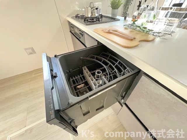 茅ヶ崎市萩園　新築戸建　1号棟のキッチン|食器洗い乾燥機付きで家事の時短に役立ちます☆