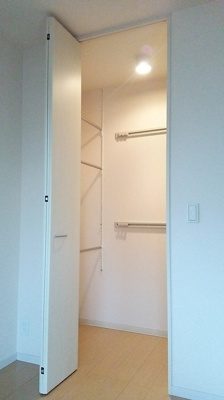 【収納】 | ロイヤルクレッセント西登戸参番館 | ※同物件・同タイプの写真です。