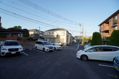 【駐車場】 | ロイヤルクレッセント西登戸参番館