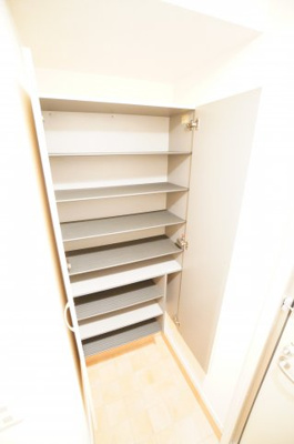 【収納】 | ロイヤルクレッセント西登戸参番館 | ※同物件・同タイプの写真です。