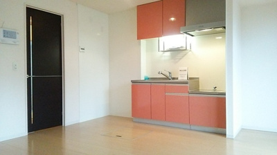 【居間・リビング】 | ロイヤルクレッセント西登戸参番館 | ※同物件・同タイプの写真です。