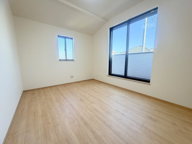 三郷市番匠免1丁目　新築戸建　全5棟　B号棟の居間・リビング|同施工会社の参考写真になります。