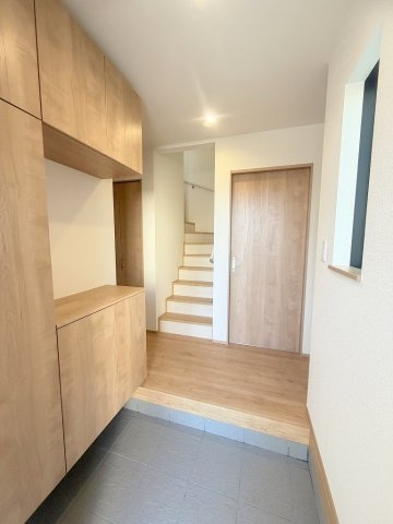 三郷市番匠免1丁目　新築戸建　全5棟　B号棟の独立洗面台|同施工会社の参考写真になります。