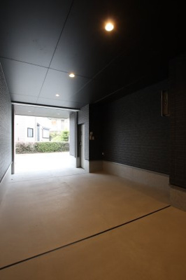 【駐車場】 | あんしん+VieM菩提町13-1023 | 電動シャッターガレージ！