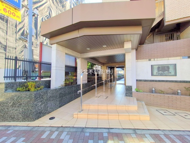 ライオンズマンション大泉学園のエントランス