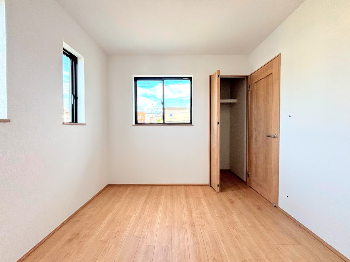 南舞岡4丁目　新築戸建て　第3の収納|◆暮らし心地を大きく左右する収納を、適材適所に配置し使い勝手を考慮しました。空間を余すところなく有効利用した収納は生活空間をより上質なものにしてくれるでしょう。
