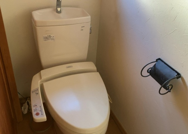 【トイレ】 | トイレは大きさや形、機能、抗菌性などが異なる多種多彩なタイプが各メーカーから出ています。それぞれに良さがあるため、事前にどういったタイプのトイレがいいのかをご家庭内で決めて、内見に行くといいでしょう。