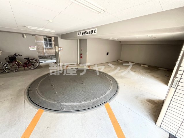 エコロジー栄レジデンスの駐車場