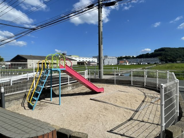 MAC倉敷庄コートのその他共用部分|・公園
エントランス前には公園スペースがあります。