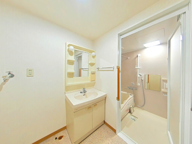 MAC倉敷庄コートの独立洗面台|・サニタリールーム
広々としたサニタリールームです。