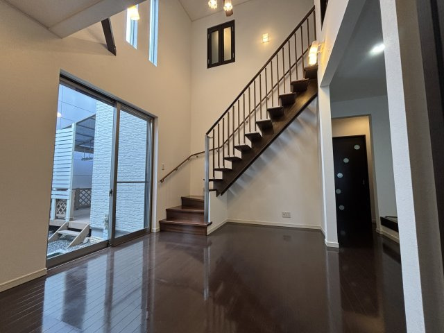 【居間・リビング】の画像