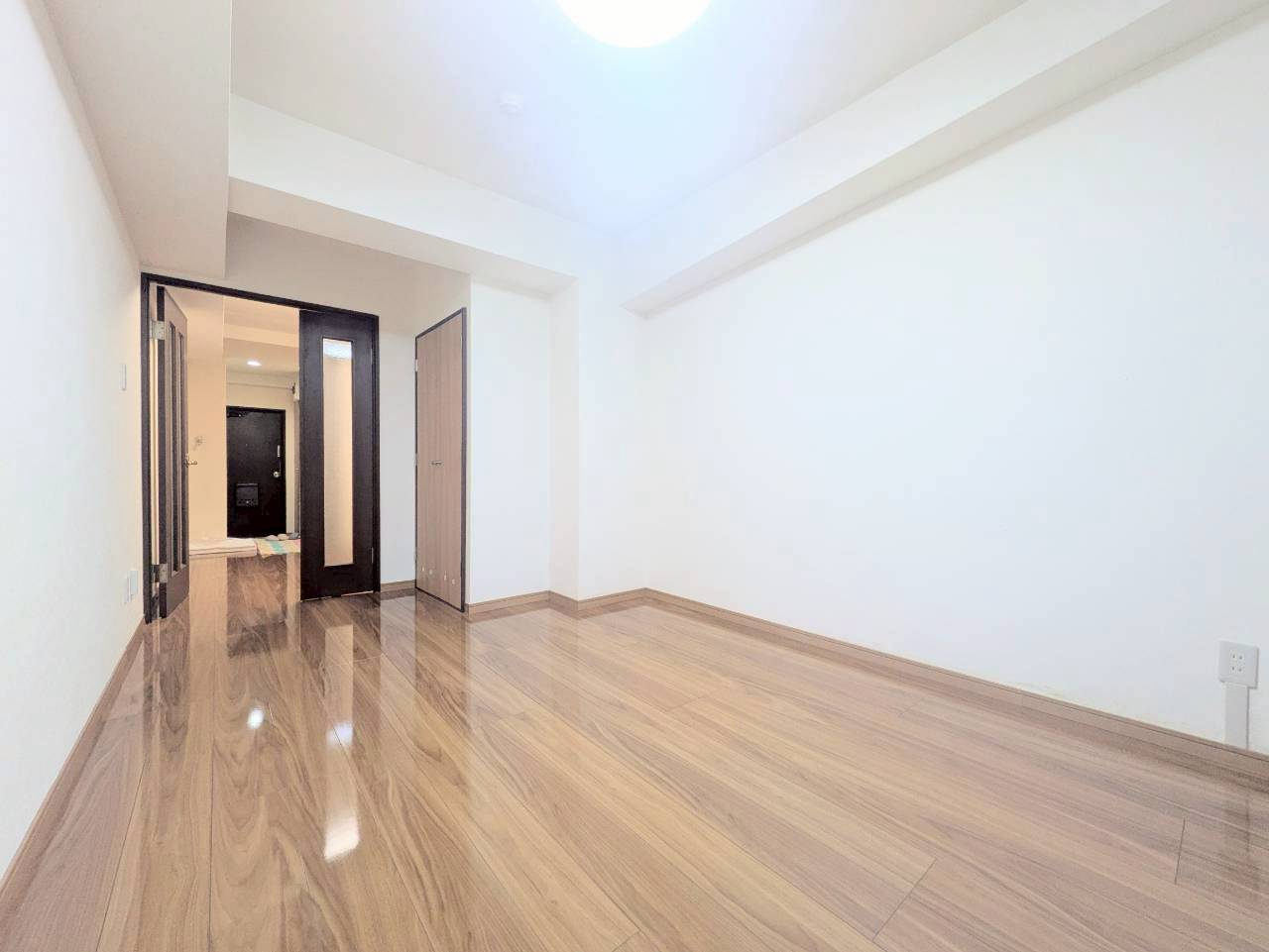 磯子川辺ビルの居間・リビング