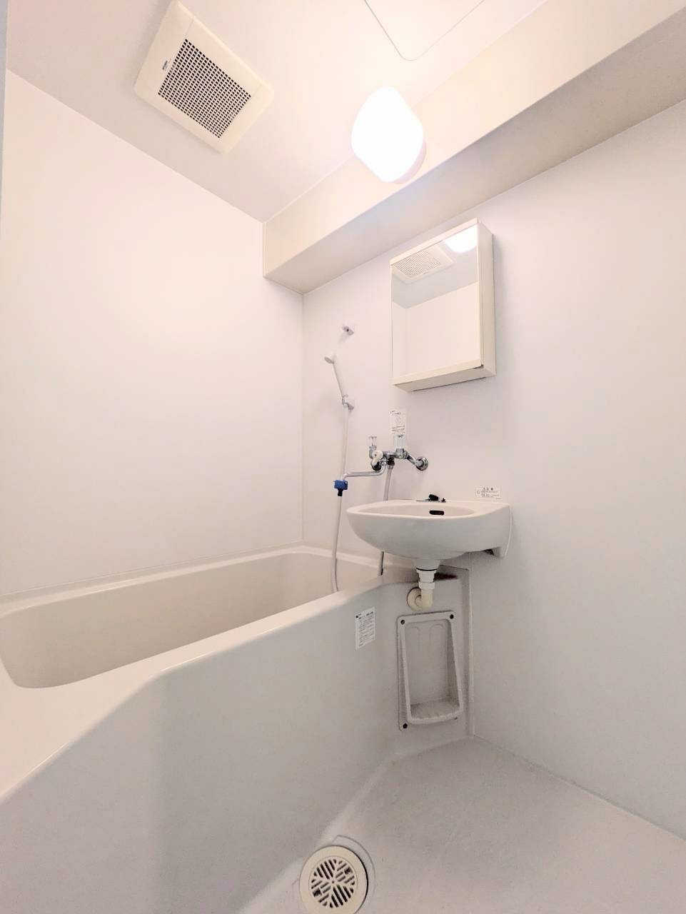 磯子川辺ビルの浴室