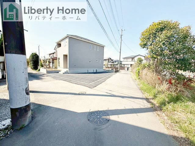 龍ヶ崎市川余郷第1　新築戸建の前面道路含む現地写真