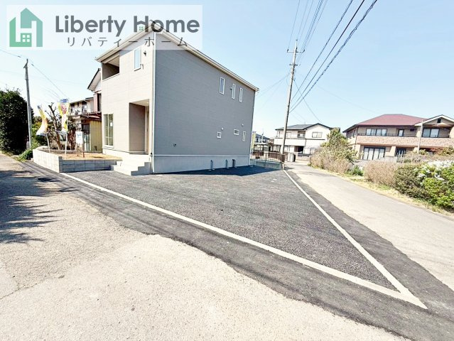 龍ヶ崎市川余郷第1　新築戸建の駐車場