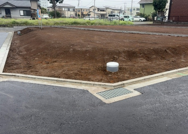 【外観】 | 家を建てる前提で土地を探している場合、地盤の丈夫さは譲れない条件の一つです。地盤が脆弱だと追加工事が必要となります。また、過去に地盤沈下や液状化現象を起こした土地は、できるだけ避けた方がいいでしょう。