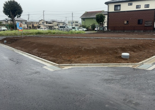 【外観】 | 人が暮らすうえで日光は大切な要素となります。日当たりの良さは譲れないポイントですね。併せて近くに大きな建築物の建築予定がないか、あるいはそれが可能な土地が近くにないか事前に確認することもお勧めします。