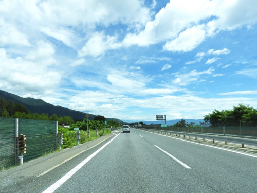 横浜新道の料金や通行ルールは？横浜市保土ケ谷区の主要道路の一つ