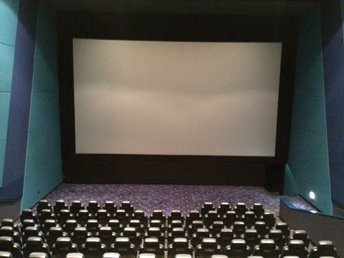 下高井戸駅近くの映画館