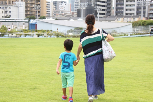 子供とママ