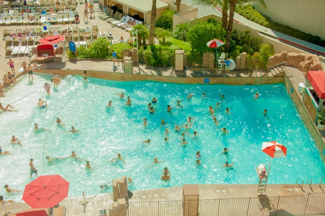 安公園のプール