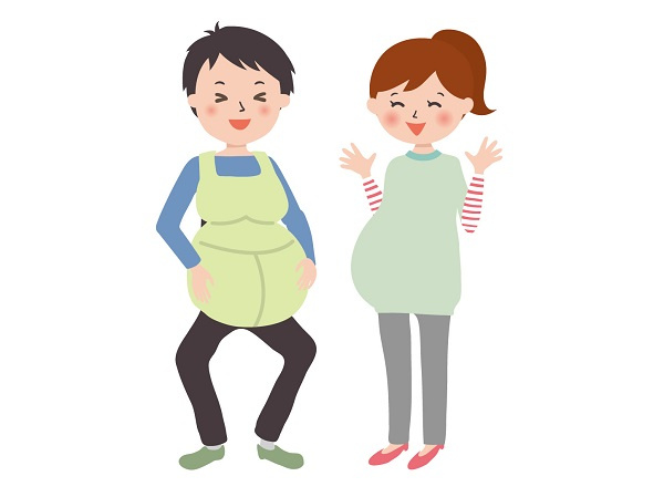 さいたま市大宮区で妊婦体験をするパパ