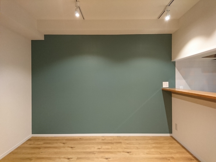 クロス貼替 or 塗装仕上げ