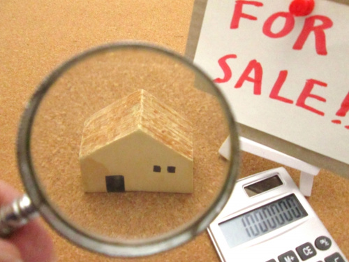 一戸建ての売却査定を検討する人