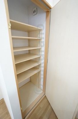 さくらの不動産手稲店_私設図書館のような住まい。 手稲区前田エリアの物件『戸建(手稲区前田6条16丁目)』【中編】