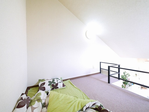 ロフトを寝室や趣味のスペースに