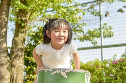 東大和南公園で遊ぶ子ども