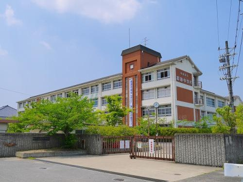 奈良市立都跡中学校（みあとちゅうがっこう）画像