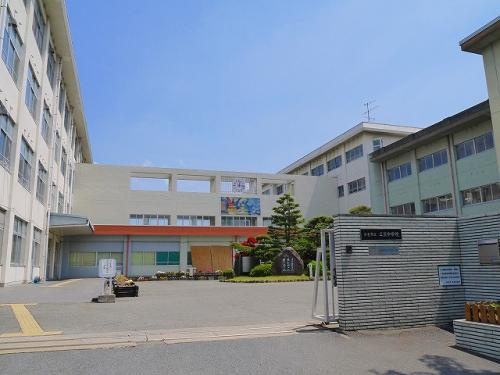 奈良市立三笠中学校（みかさちゅうがっこう）画像