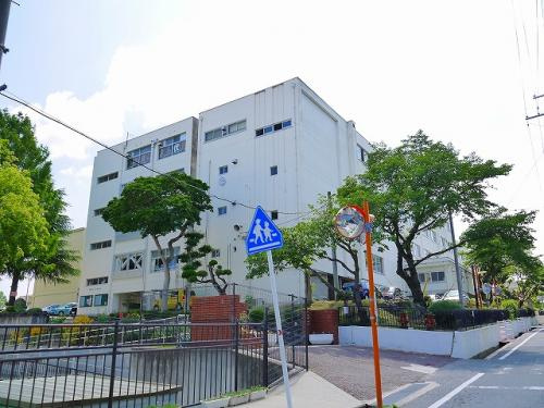 奈良市立伏見中学校（ふしみちゅうがっこう）画像
