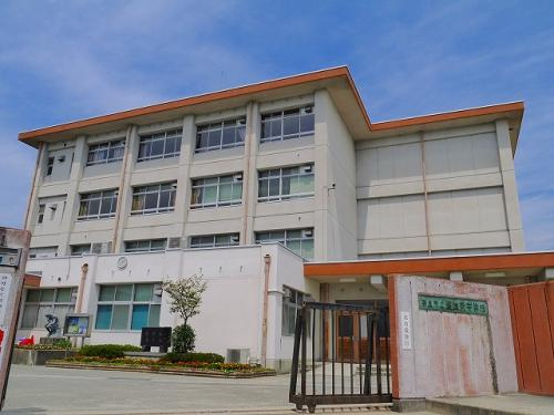 奈良市立富雄南中学校（とみおみなみちゅうがっこう）画像
