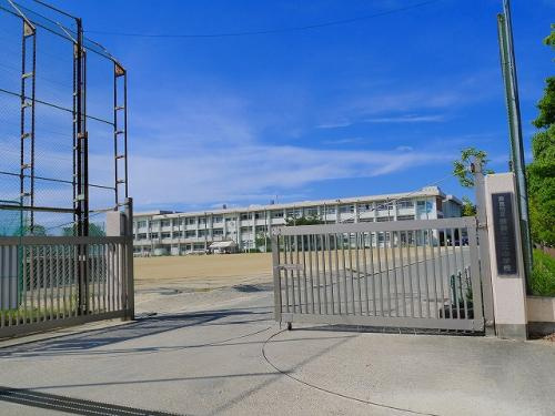 奈良市立登美ヶ丘北中学校（とみがおかきたちゅうがっこう）画像