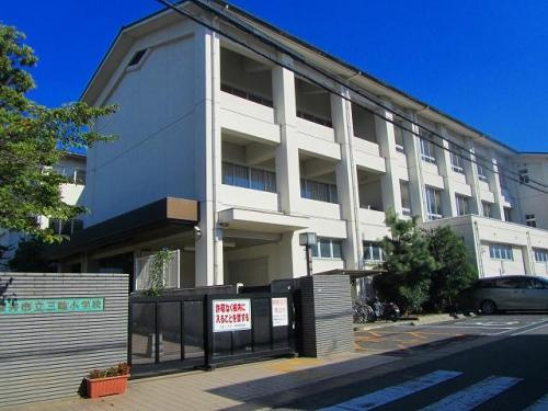 桜井市立三輪小学校（さくらいしりつみわしょうがっこう）画像