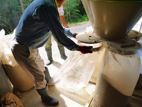 食プロジェクト籾摺り（もみすり）画像