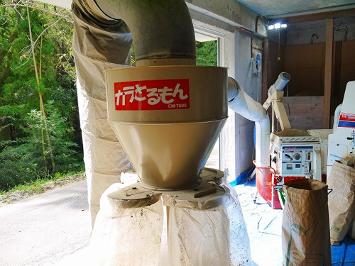 食プロジェクト籾摺り（もみすり）画像