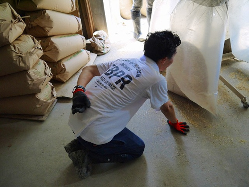 食プロジェクト籾摺り（もみすり）画像