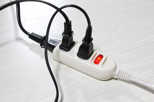 配線を隠してすっきり収納する方法とは？100均グッズでキレイに目隠し