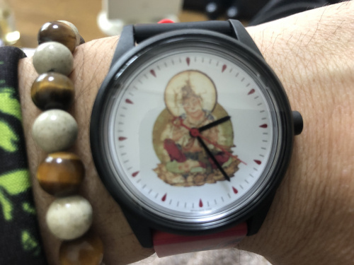 東寺さん限定ソーラーシステム時計