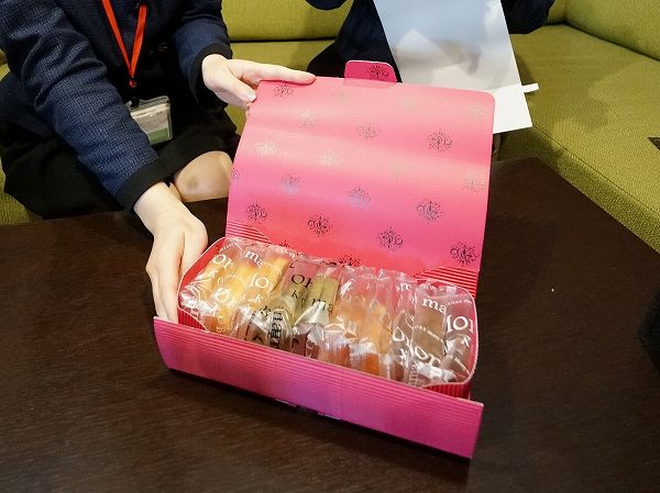 さくらの不動産_会長からの差入れは、1日に1万枚売れる人気のスイーツ❤