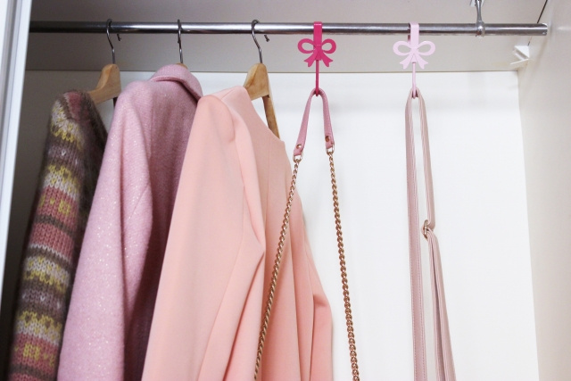 賃貸の一人暮らし、少ない収納スペースでもすっきり・広見えのポイントとは？