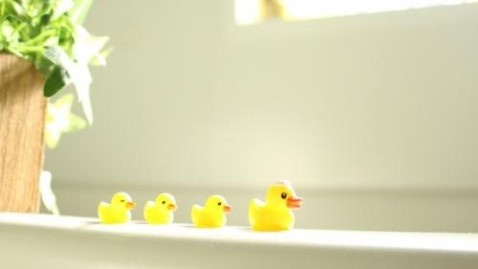 賃貸物件の人気設備である「オートバス」のコトについて、その内容をしっかりと理解してまとめようとしている写真