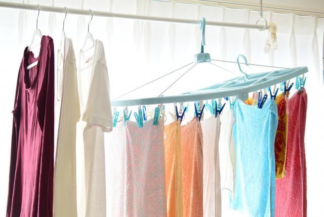 【梅雨の時期に必見！】洗濯物が綺麗に乾く干し方とは？の記事