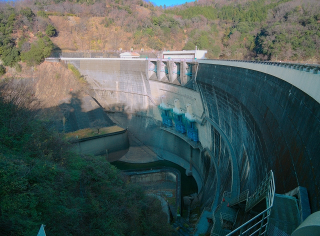 2021年末完成予定の京都・天ケ瀬ダム再開発で日本最大級の水路トンネル貫通！の画像