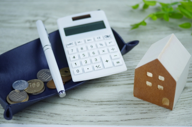 アパートの契約期間内に解約すると違約金が発生？条件や中途解約の注意点は？の画像